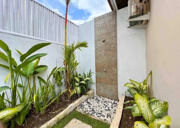 Cosy And Cheerful 2 Bedroom 5mins To Finns Canggu