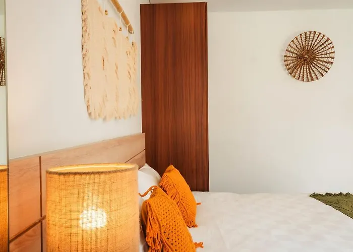 Cosy And Cheerful 2 Bedroom 5mins To Finns Villa